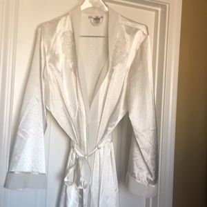 Like new white summer robe